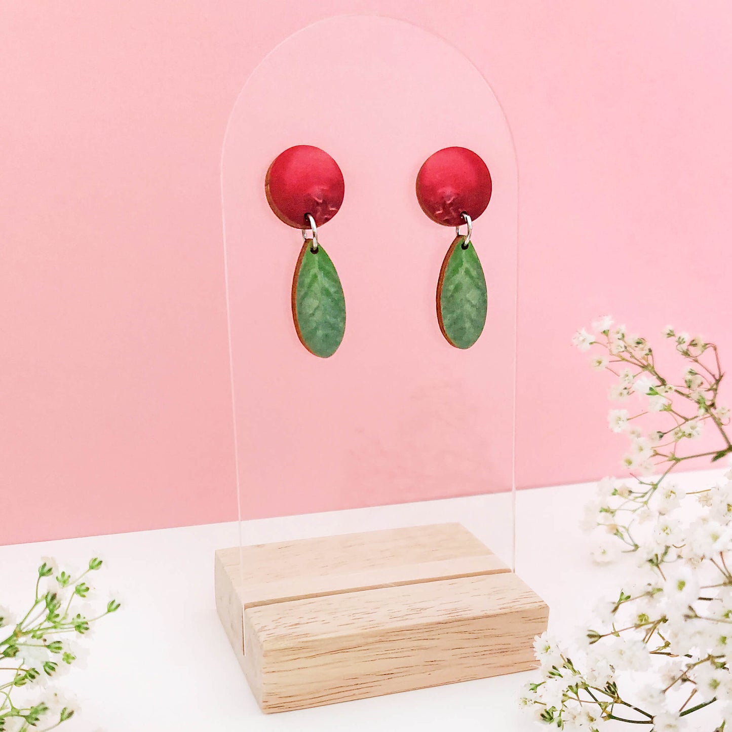 Puolukka nappikorvakorut.